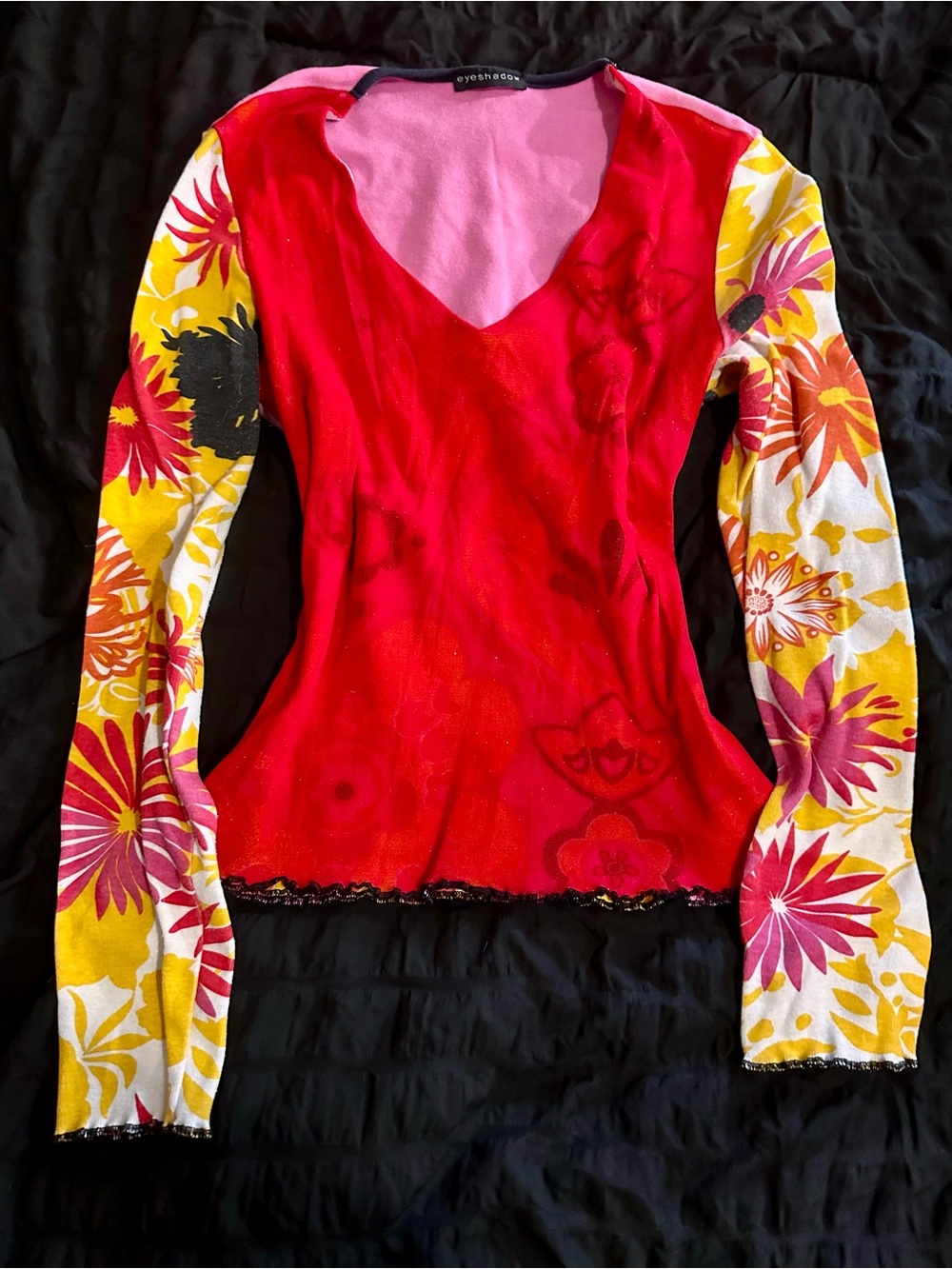 Vintage eyeshadow Red Floral Long-Sleeve V-Neck Top with Patterned Sleeves